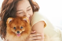 【恋愛】人懐っこくて甘え上手な《犬系彼女》ぶっちゃけどう思う？→“交際経験アリ”男性たちの生々しい本音が爆発！