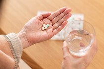 サプリと薬併用、体に悪い？　薬剤師が説く組み合わせNGの「医薬品」