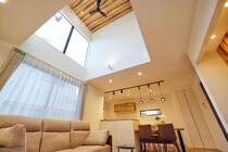 【実は多い】マイホームを「吹き抜け」にして後悔している人たち　住宅の専門家は「吹き抜け」をどう考えている？