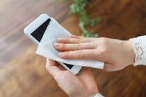 【便利】ソフトバンクが「スマホの手入れ方法」紹介　意外な“NG行為”とは？