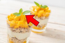 男女1000人超が「外食で残しがちなもの」トップ18発表！　3位「ミント」2位「絞った後のレモン」…1位は？【食品ロス削減の日】