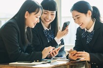 【辛口意見】「おじさんしか使ってない」　令和の高校生が思う「なくなってもいいメディア」1位は？