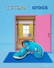 【ドラえもん】が「クロックス」に　首輪の鈴も再現