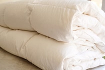 「羽毛布団」はいつ出すのがベスト？　使用時にやりがちなNG行為