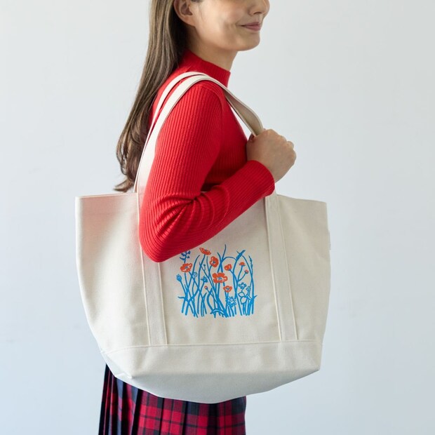 アフタヌーンティーの「福袋」発売! 紅茶、クッキー缶、ティーチケット入り オリジナルバッグで登場