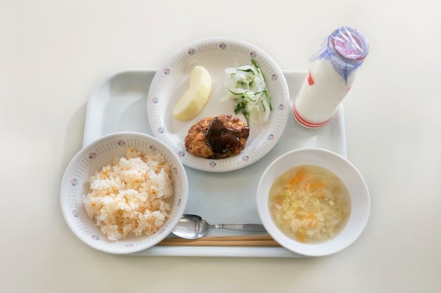 デザートじゃない…だと！？　香川県高松市の学校給食で人気の「あんもち」メニューが意外すぎる