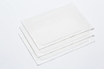 休日に運動し筋肉痛、腰痛に…「冷湿布」「温湿布」どちらを使う？　正しく使い分ける方法とは