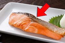 【疑問】焼き鮭の「皮」食べるべきor残すべき？→管理栄養士に聞いてみた結果