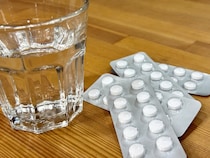 子どもがなかなか眠れず…「睡眠改善薬」を飲ませてもOK？　薬の対象年齢満たしていても、服用を慎重に判断すべき理由