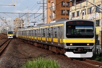 早朝のJR秋葉原駅で「電車」が4分早く出発しSNS「迷惑」…「大事な用事」に遅れ、損害出たら賠償請求できる？【弁護士が解説】