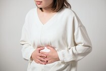 【危険】「食べ過ぎ注意！」　これが「胃潰瘍」のリスクを高める食べ物です！