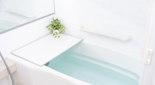 高熱で大量の汗…「インフルエンザ」感染時、入浴すると症状悪化? 体調不良時に“体を清潔に保つコツ”