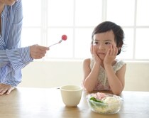 食べたら○○あげる！　偏食の子に対する「ご褒美作戦」は本当に有効？