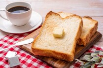 【恐怖】高カロリーで太る原因に…朝食時、避けた方がよい“意外な食べ物”とは？　管理栄養士に聞く「血糖値上昇」を抑えるコツ