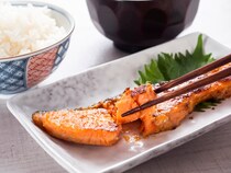サケ、サバ…魚の「栄養」は時間帯によって吸収率が変わる　管理栄養士が教える魚の“上手な食べ方”