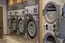 【要注意】「えっ…非常識すぎる」　これが「コインランドリー」利用時の“NG行動”です！