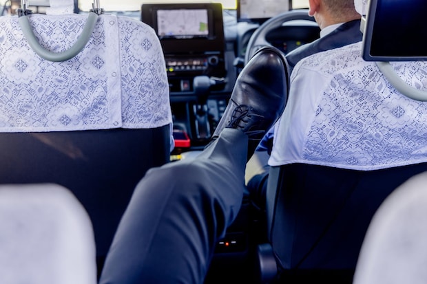 タクシー乗車時、運転手殴りけがさせたら15年以下の拘禁刑！？　「酒に酔っていて覚えていない」の言い訳が通用しない理由【忘年会シーズンは要注意】