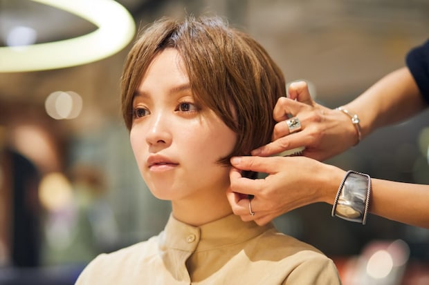 寝癖がつきやすくなった…髪を短く切ると「髪質」が変わる？　注意点を美容師に聞いてみた