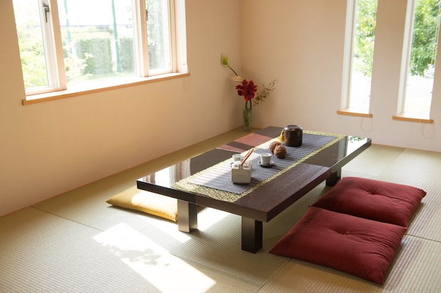 旅館の「座布団」は動かしちゃダメなの！？　温泉宿の投稿に「知らなかった」「落ち着かない」