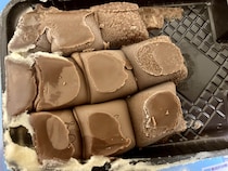 【知りたい】チョコ開封時に「表面が白い」…なぜ？　カビ？　食べても大丈夫？　明治に聞く