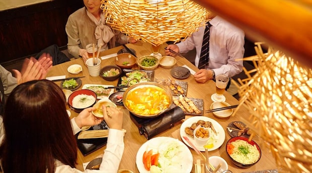 忘年会で食べすぎ&飲みすぎ…実は翌日の朝食抜くはNG 胃腸を整える“食事術”【管理栄養士が解説】