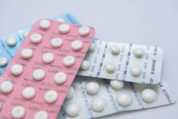 処方された薬が多くて「全部飲むのが面倒」…自己判断で一部の薬を服用しなかったらどんなリスク？　薬剤師に聞く