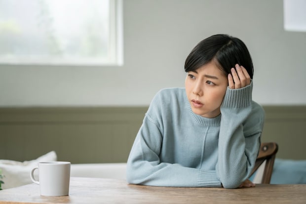 仕事から解放されるけど…年末年始はうつになりやすい？　メンタル悪化を招く“NG行為”とは【精神科医に聞く】
