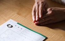 【気になる】熟年離婚をするとき「準備」したことは何？→経験者男女が答えた「お金」でも「離婚条件」でもない“生々しい1位”明らかに