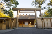 2026年「初詣」はどこへ行く？　西日本の神社“人気”アクセスランキング　3位「豊受大神宮」2位「天安河原宮」…1位は？