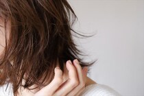 冬の髪“トラブル”　静電気＆乾燥を防ぐ、美容師おすすめの方法