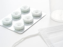 【疑問】喉が痛い、イガイガする…トローチorのどあめ、どっちを使う？　薬剤師に聞いてわかった効果の違い＆使い分けのコツ