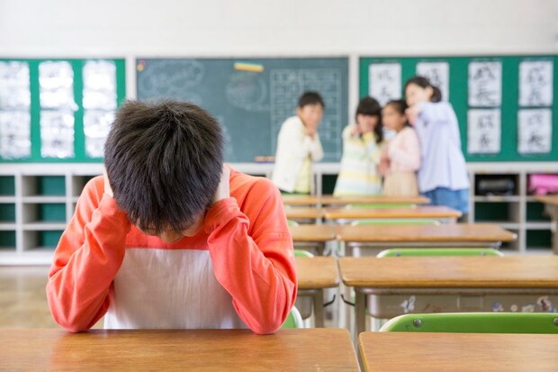 子どもが学校でいじめられた…親がやりがちな“NG行為”とは？