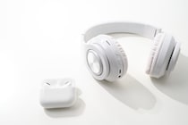 気付かぬうちに聴力低下…「イヤホン難聴」の恐ろしさとは？　医師に聞く“音響機器の正しい使い方”