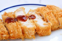 【超リアル】年齢とともに「苦手になってきた食べ物」ランキング発表！　とんかつ＆サーロインステーキを超えた1位は？