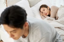 夫婦の営みの「頻度」は子どもができると変わるのか？→今も「営み」がある既婚男女1300人超の《赤裸々すぎる本音》
