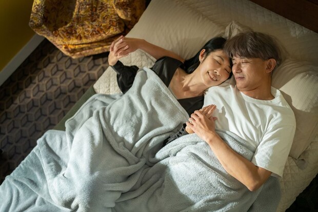 夫婦の営み「ある」既婚男女は《どこ》でしている?→1300人が答えた“生々しい場所”の数々