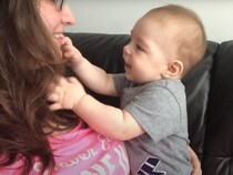 【動画】もらい泣きしそう…ママのオペラを聞いて目に涙をためる赤ちゃんがいとおしすぎる！