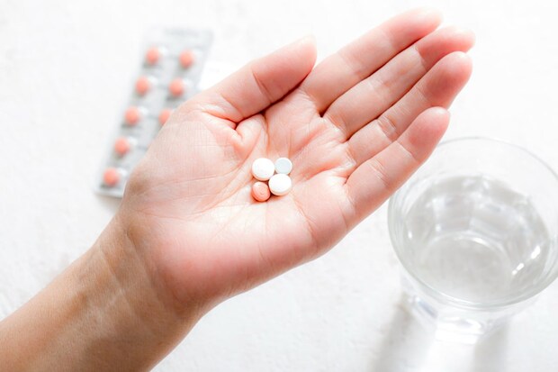 処方された「錠剤」が大きくて飲みにくい…粉砕してから服用すると危険? 疑問を薬剤師に聞く