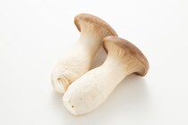 旬の「エリンギ」は細かくカットしちゃダメ？　栄養素をうまく摂取するコツとは【管理栄養士が解説】