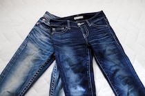 「ジーンズ」洗うのをサボると生地劣化　色落ちしない“洗濯方法”とは？