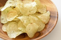 「ポテトチップス」人気ランキング　2位「カルビー うすしお味」…1位は？