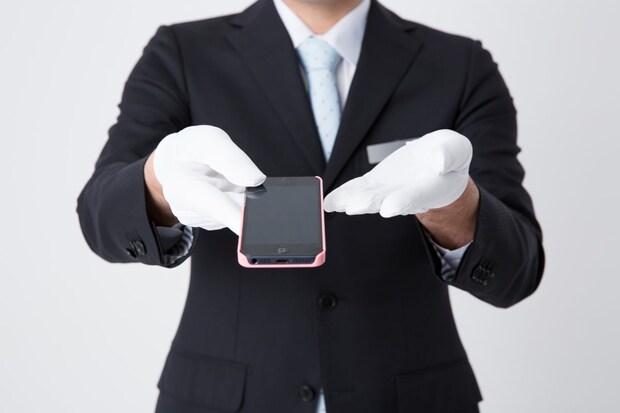 思わず「またここに…」と本音も　ホテルスタッフが明かす客室で“よく忘れ物が見つかる場所”に「すぐ引き返して受け取った」