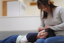 耳あかが気になるけど…子どもの「耳掃除」は毎日しちゃダメ！？　医師が教える適切な頻度＆NG行為