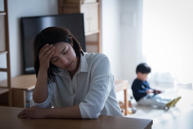 「金がない」　元夫が「養育費」の支払い拒否…財産、給与“差し押さえ”は可能？　弁護士に聞く必要な対処法