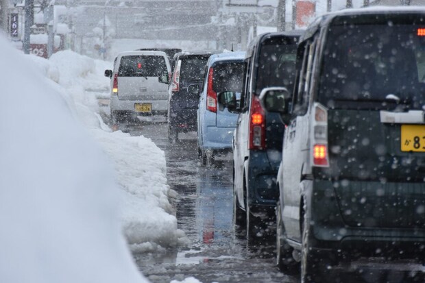 車運転中、路面凍結でスリップした車に追突された…被害受けたのに「過失」問われるケースとは【弁護士に聞く】