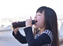 節分の「恵方巻き」、なぜ無言で食べるのが作法？　願い事は何でもOK？