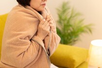 寝る前に「湯冷め」すると眠れなくなる…入浴後に「体温低下」防ぐ“効果的な方法”とは【睡眠のプロが解説】