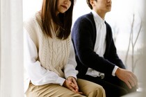 結婚への”不安の理由”を2000人に聞く　男性「経済的な負担」、女性のホンネは？