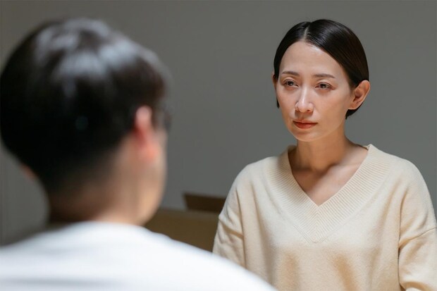 不倫経験のある既婚男女に質問「配偶者への愛情は変化した?」→男性より女性のほうが…?《生々しい本音》