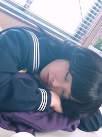 橋本環奈の制服“居眠り”ショットにファン悶絶